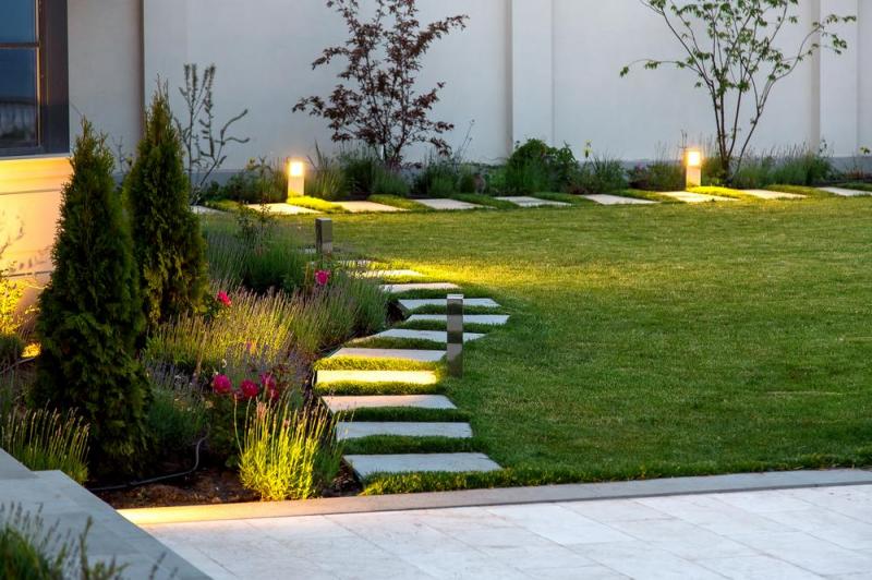 Sublimez votre jardin gr&acirc;ce &agrave; un &eacute;clairage ext&eacute;rieur &agrave; Reims